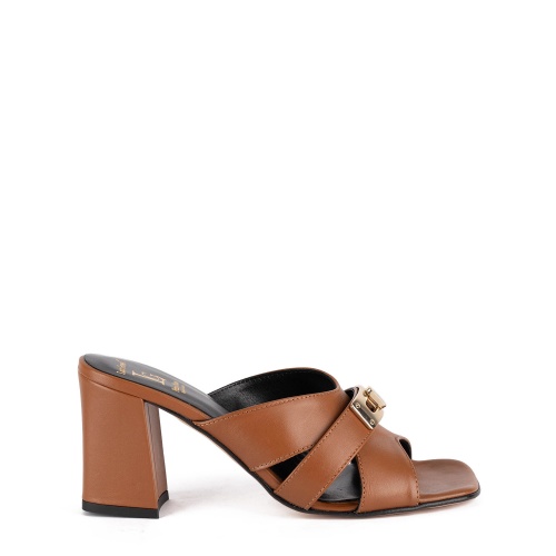 Luca Grossi Papuci damă maro cu toc - Pepina.ro Luca Grossi Papuci damă maro cu toc