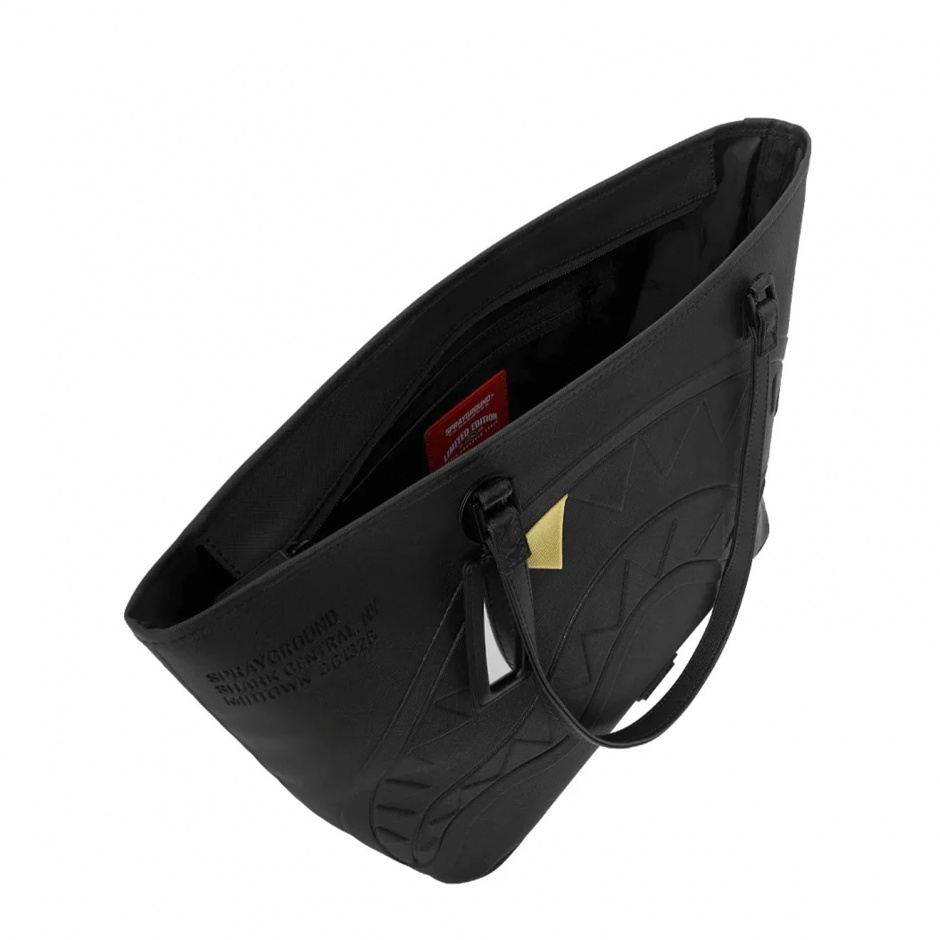 SPRAYGROUND Geantă BLACKED OUT EMBOSSED GOLD TOOTH - vezi 4 - Pepina.ro SPRAYGROUND Geantă BLACKED OUT EMBOSSED GOLD TOOTH - vezi 4