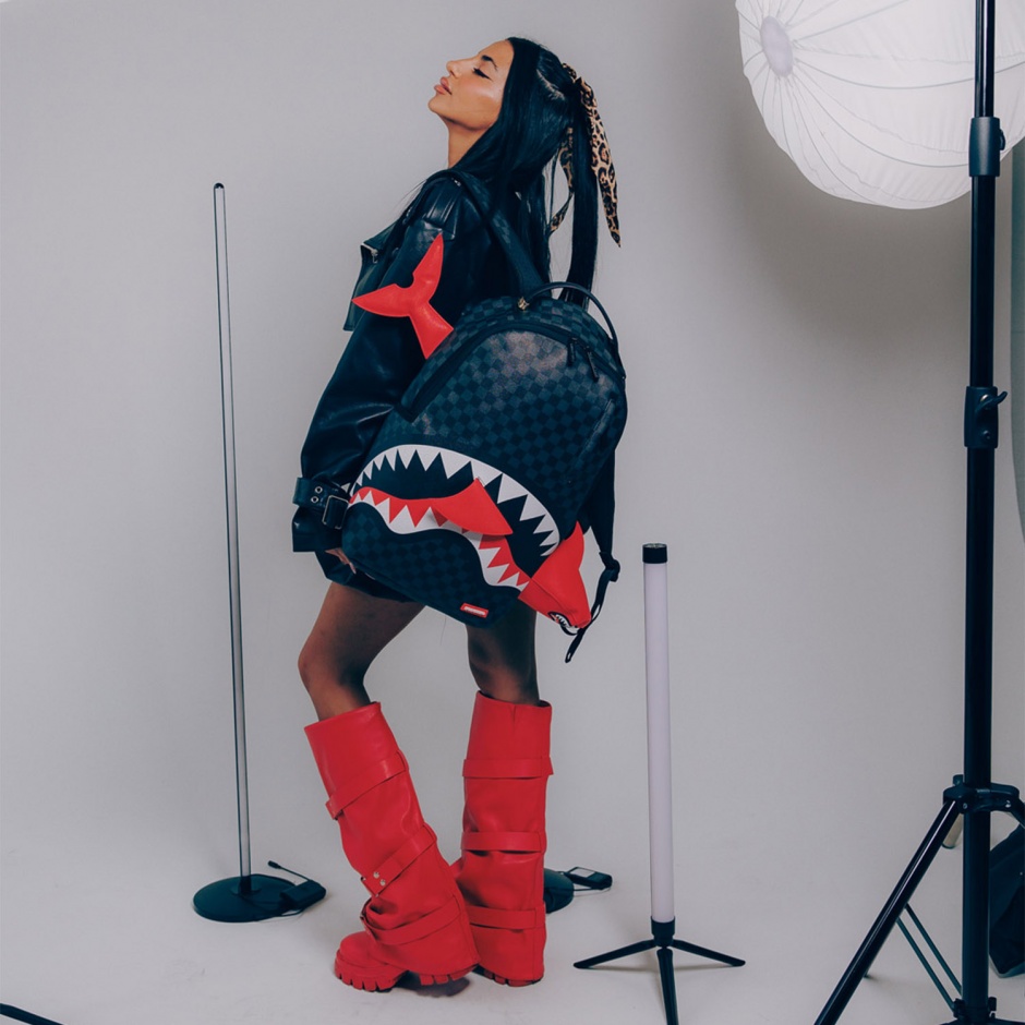 SPRAYGROUND Rucsac SHARK SMASHED THROUGH - vezi 4