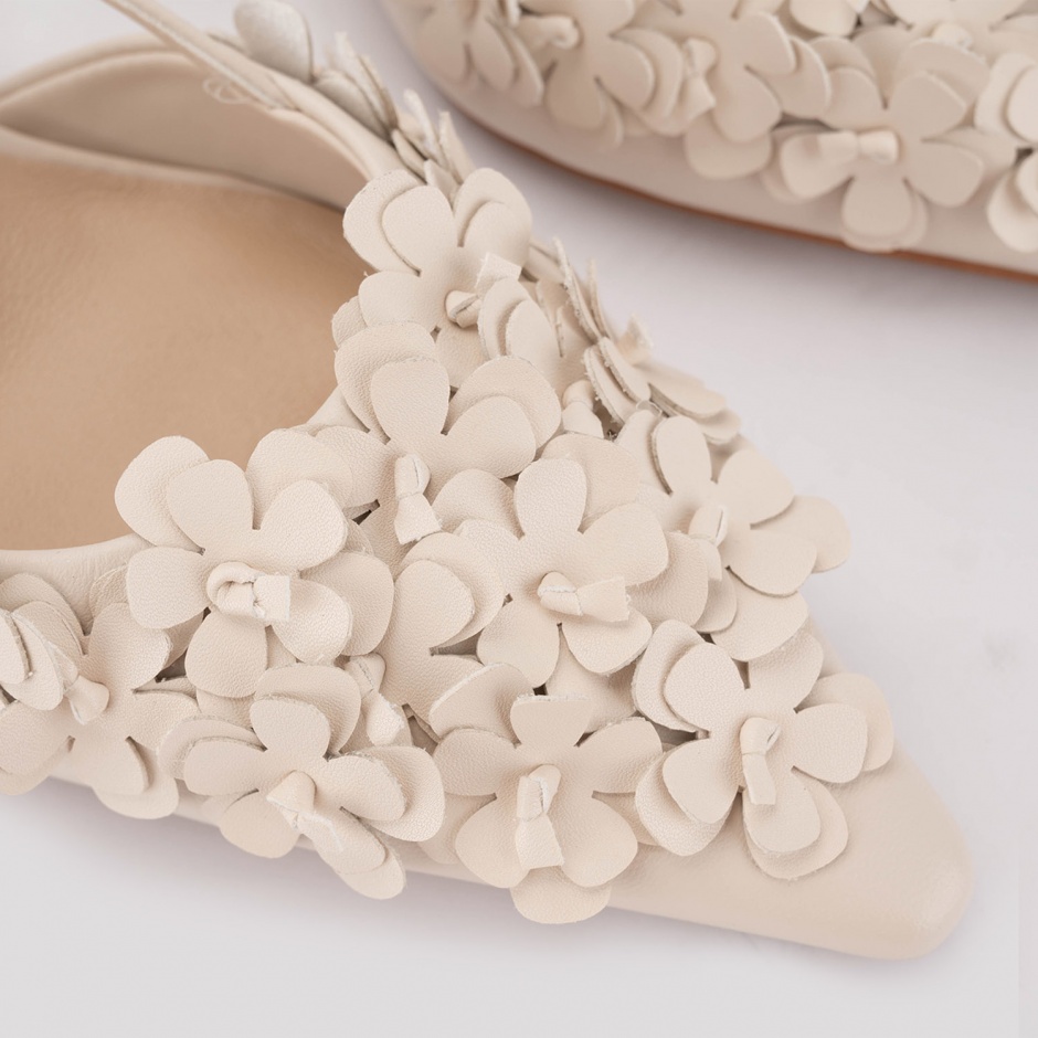 TOSCA BLU Pantofi damă bej cu flori 3D - vezi 3